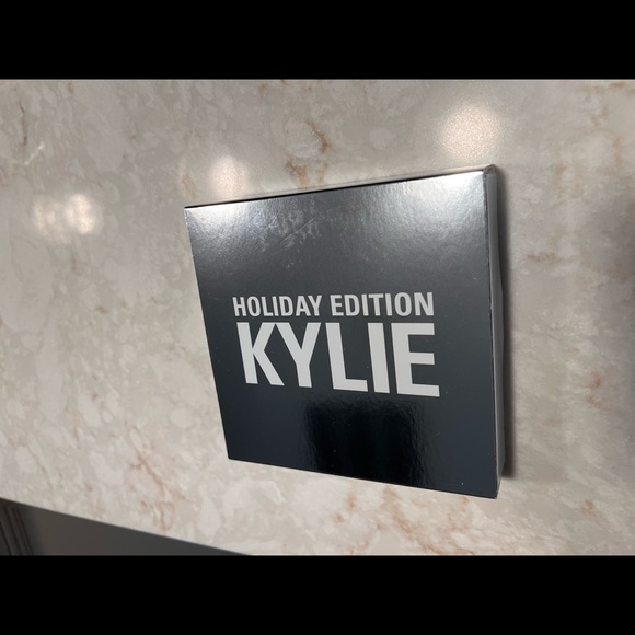 Kylie liquid lipsticks set - Picture 2 of 4